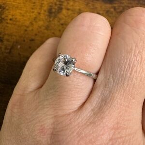 Avon Sterling Silver Solitaire Ring CZ Stone Engagement Style Size 7